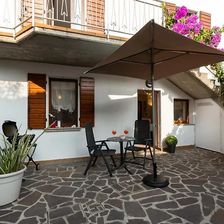 Samuel House-chantal-in Hilly Area - Happy Apartment *