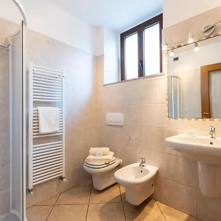 Samuel House-chantal-in Hilly Area - Happy Apartment