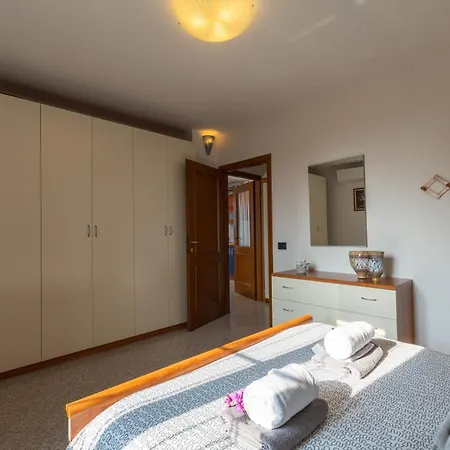 Apartment Samuel House-chantal-in Hilly Area - Happy
