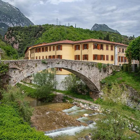Samuel House-chantal-in Hilly Area - Happy