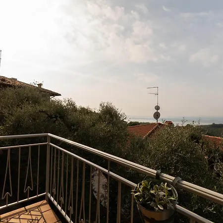 Samuel House-chantal-in Hilly Area - Happy