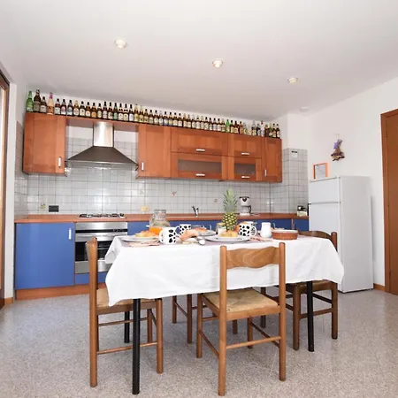 Samuel House-chantal-in Hilly Area - Happy Apartment